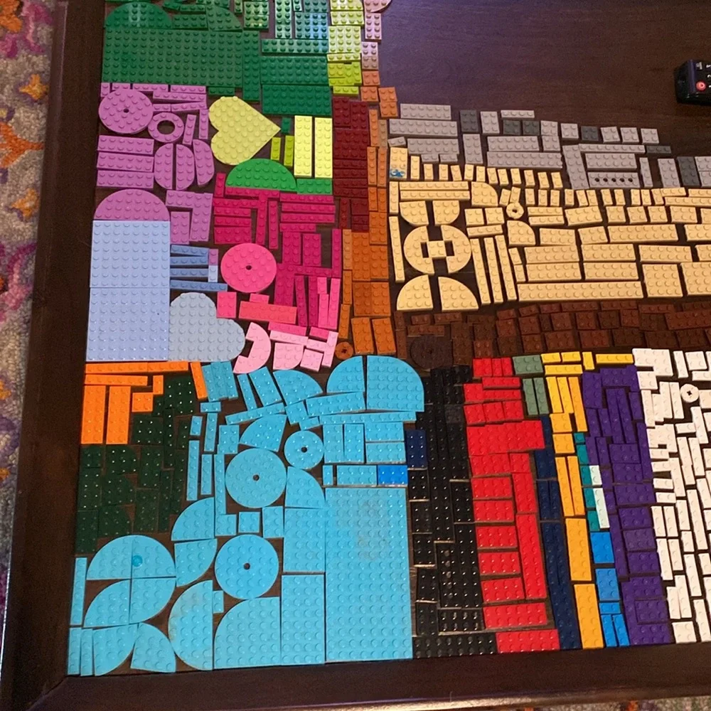752 LEGO Pieces / Over 2 Pounds Multiple colors and sizes / Flat Legos